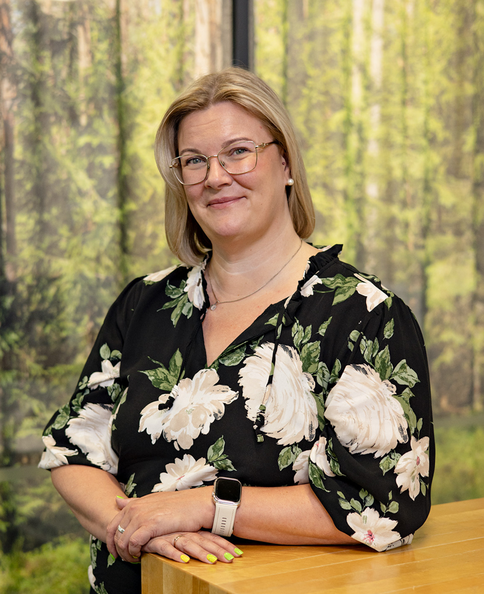 Jenni Maunulalla on apunaan Aspian palkanlaskija