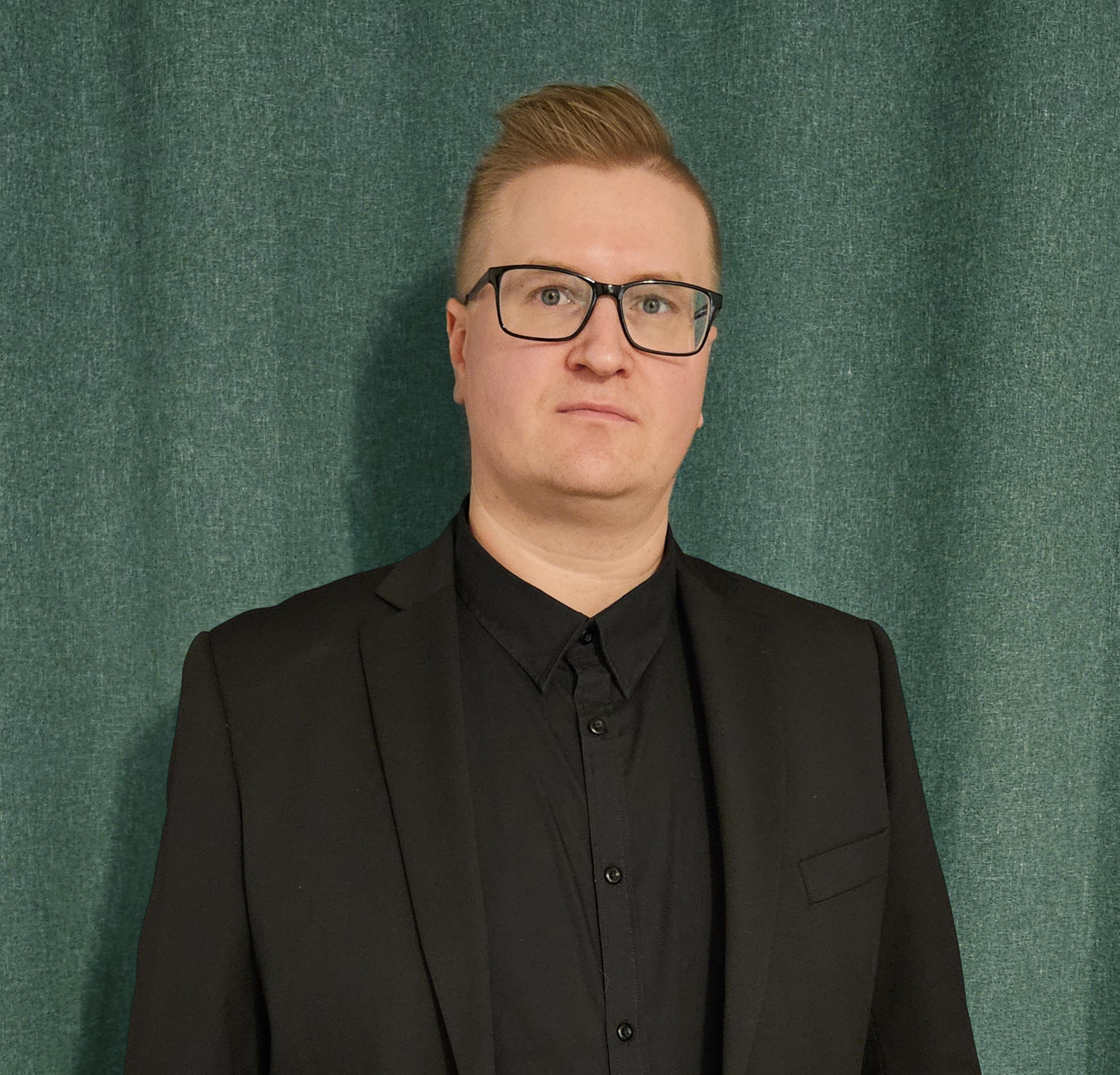 Joonas Taskinen toimii Accountorilla talouspäällikkönä.