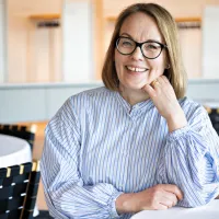 Heidi Kuusava iloitsee Accountorin asiantuntija-avusta